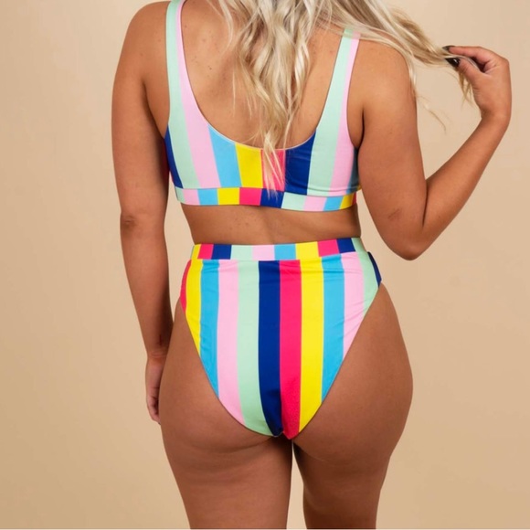 NWT 🏷️ Multi-colored bikini from Blushing Brunette Boutique - Picture 2 of 8